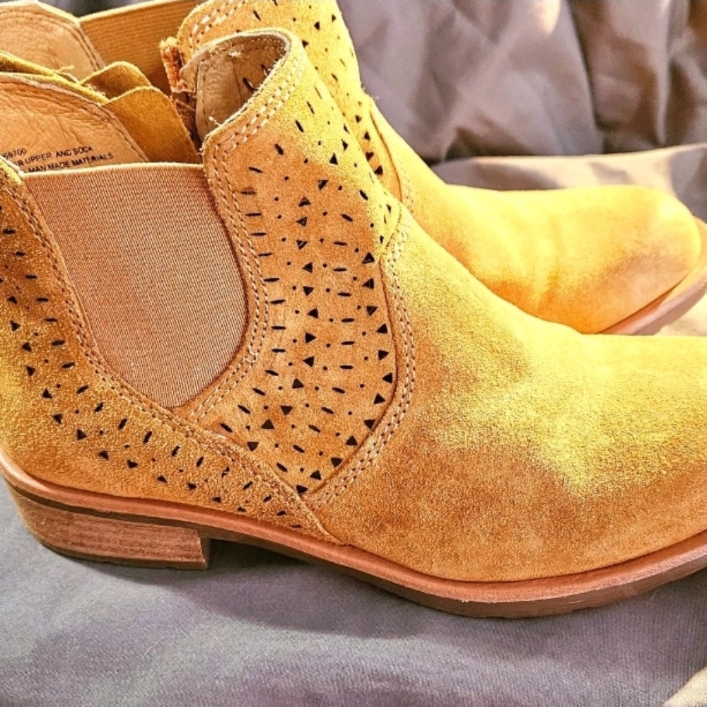 Womens Sofft Westwood II Ankle Boots Booties in Tan Size 6